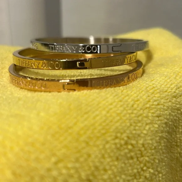 Tiffany Style Bangle Set - Picture 2 of 7
